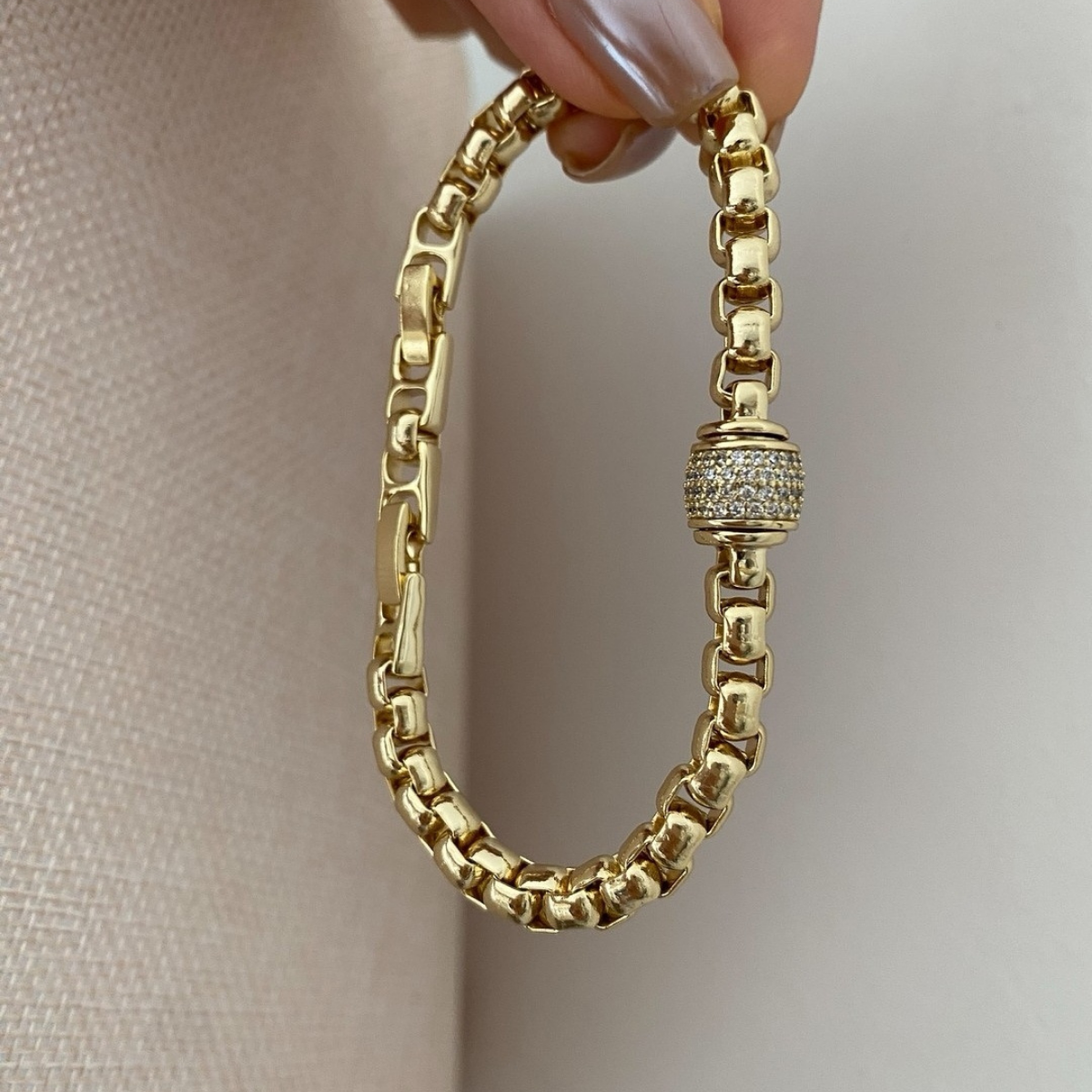 14K Gold Renk Zirkon Taşlı Topçuk Bileklik