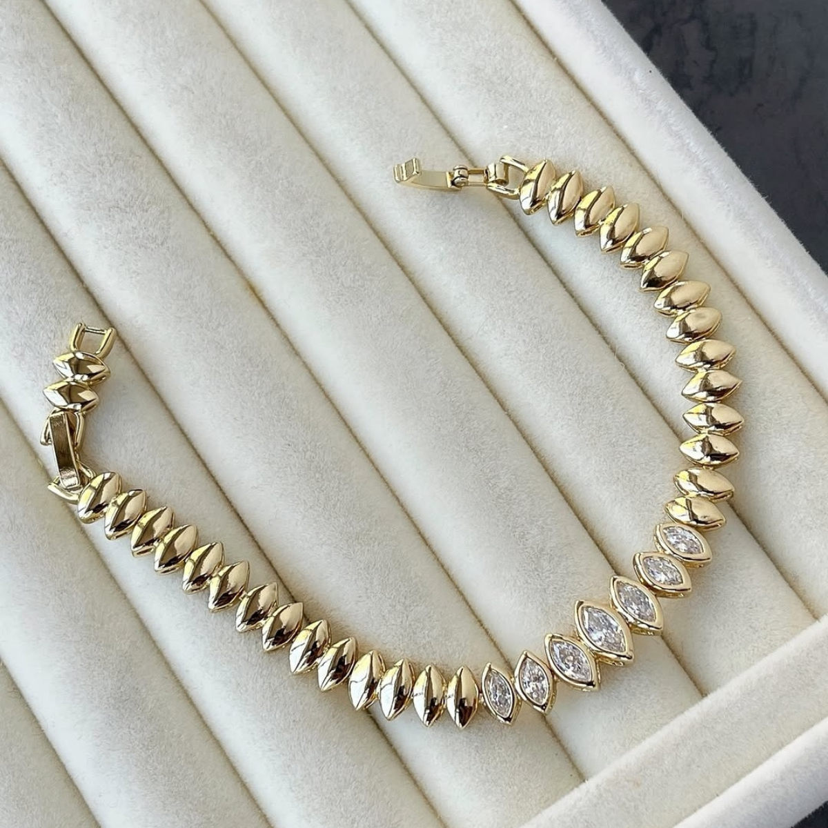 14K Gold Renkli Zirkon Taşlı Damla Model Bileklik