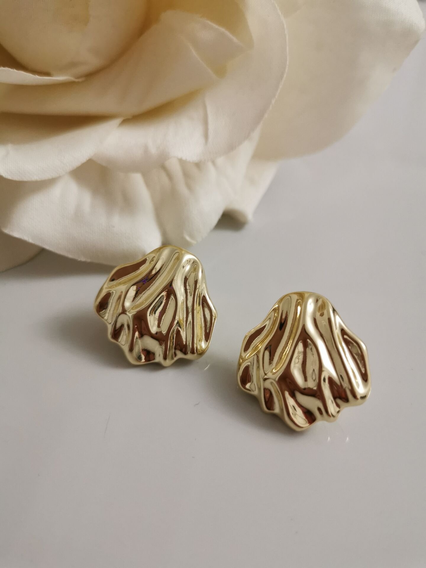 14K Gold İstridye Model Küpe