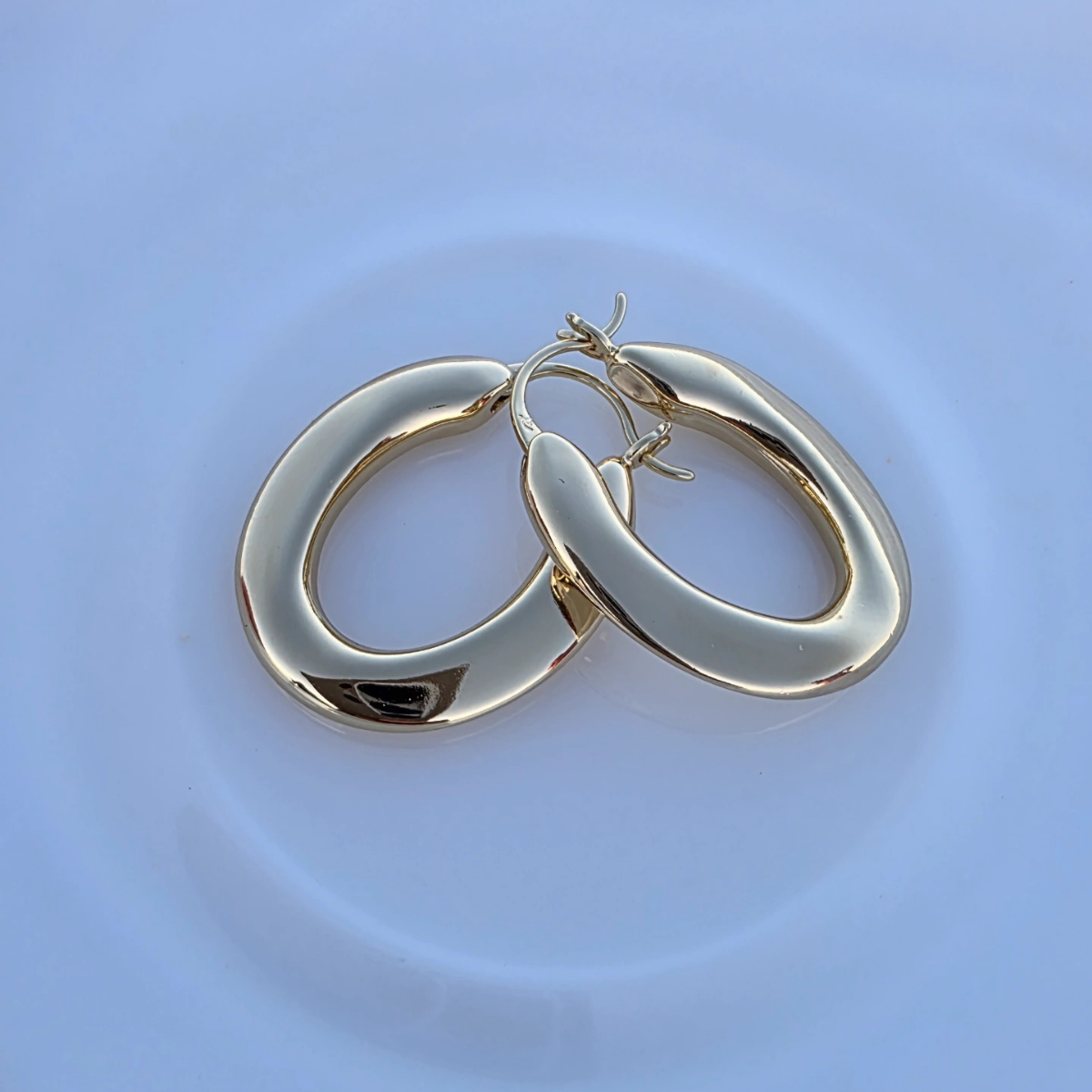 14 Ayar Altın Rengi Oval Küpe