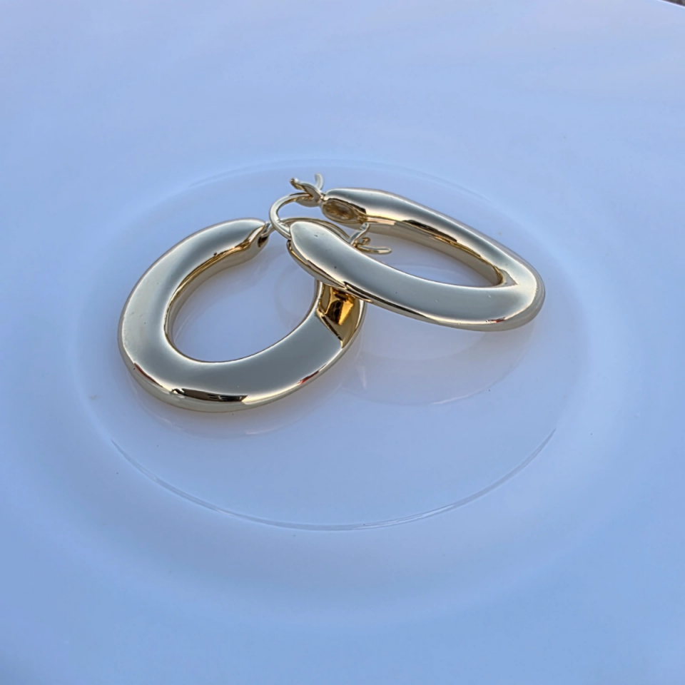 14 Ayar Altın Rengi Oval Küpe