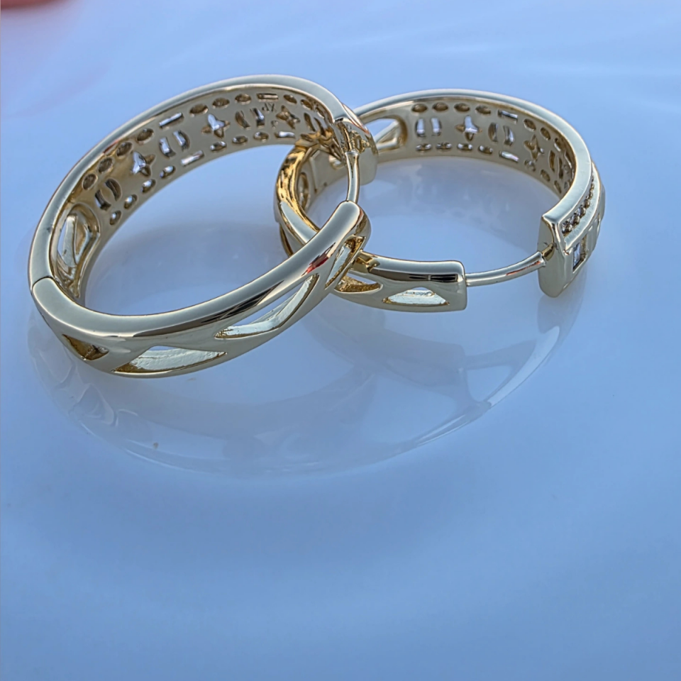 14 Ayar Altın Renkli Baget Taşlı Halka Küpe