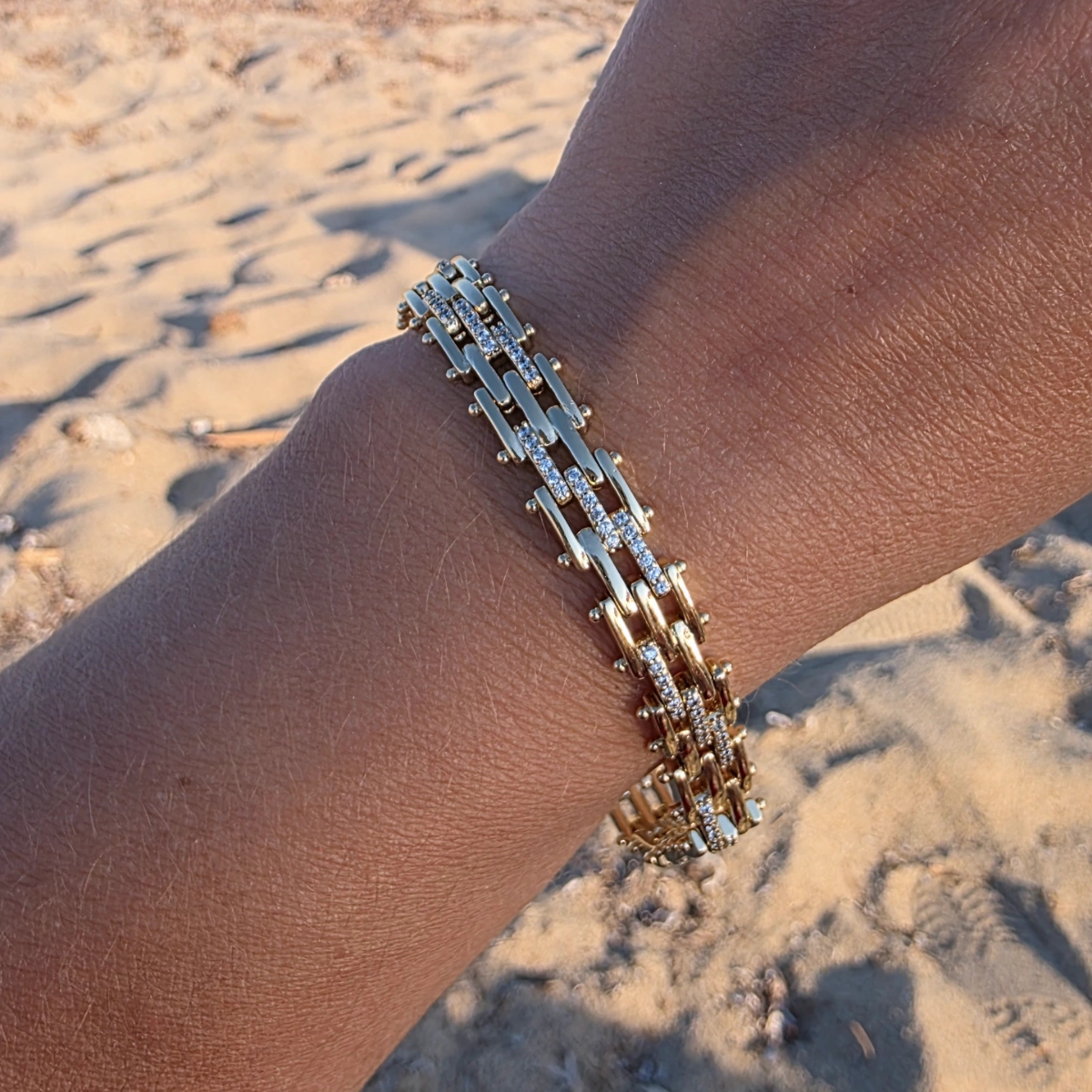 14 Ayar Altın Renkli Zirkon Taşlı Ray Bileklik