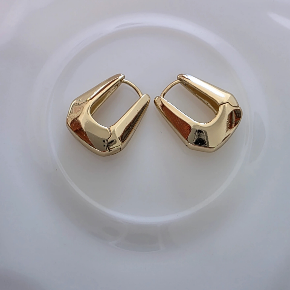 14 Ayar Altın Renkli Bombe Sepet Form Küpe