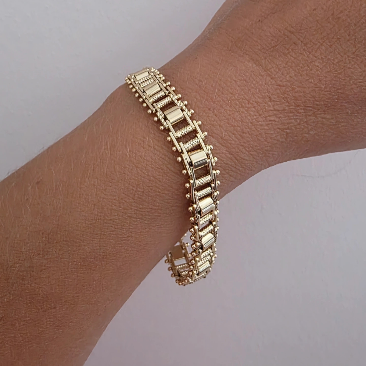 14 K Aktın Renginde Köstekli Bileklik