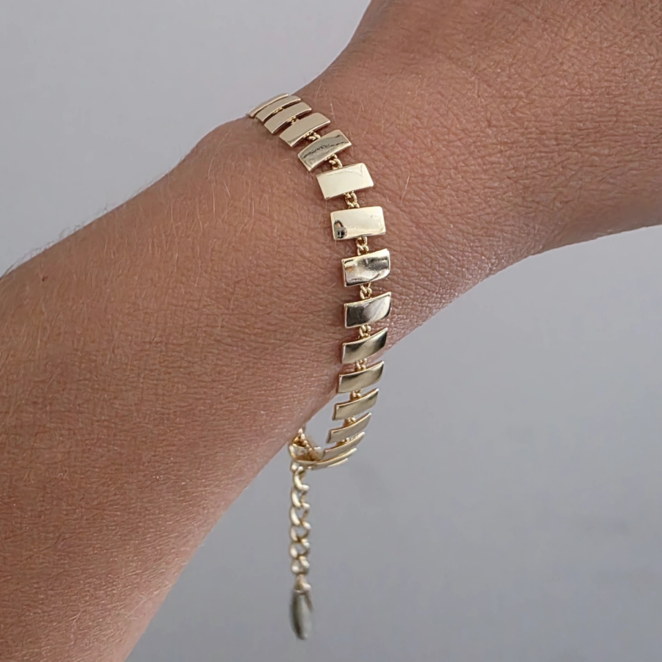 14 Ayar Altın Renkli Plaka Hareketli Bileklik