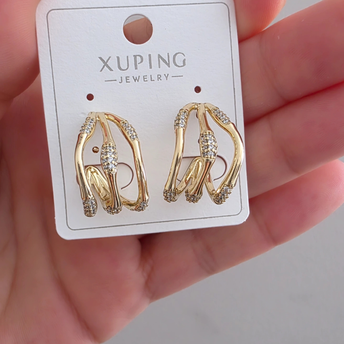 14 Ayar Altın Renkli Zirkon Taşlı Tasarım Küpe