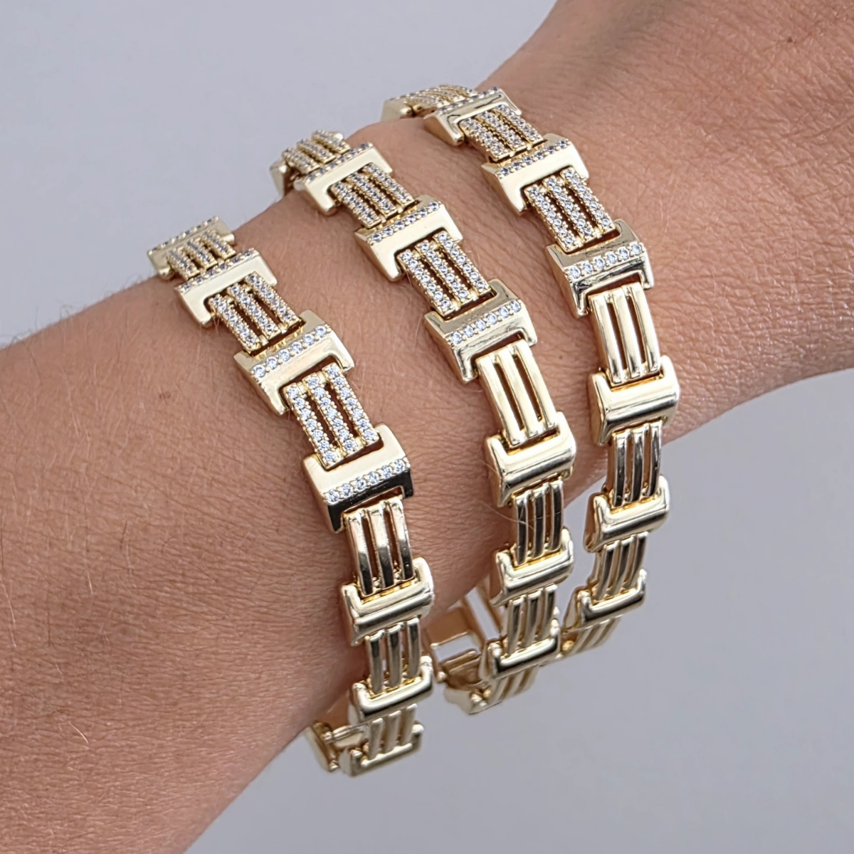 14 Ayar Altın Renkli Zirkon Taşlı Ray Bileklik