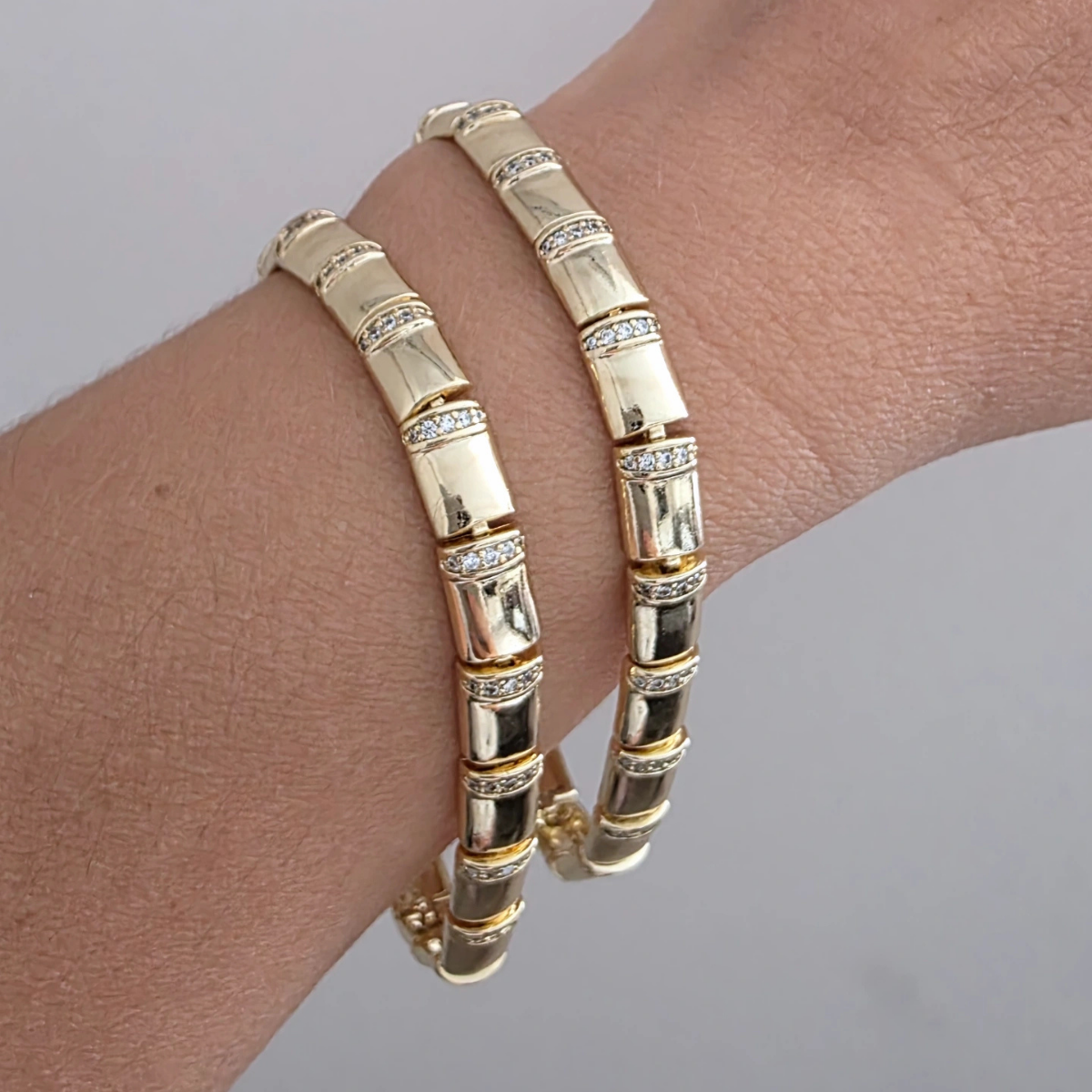 14 Ayar Altın Renkli Zirkon Taşlı Plaka Bileklik