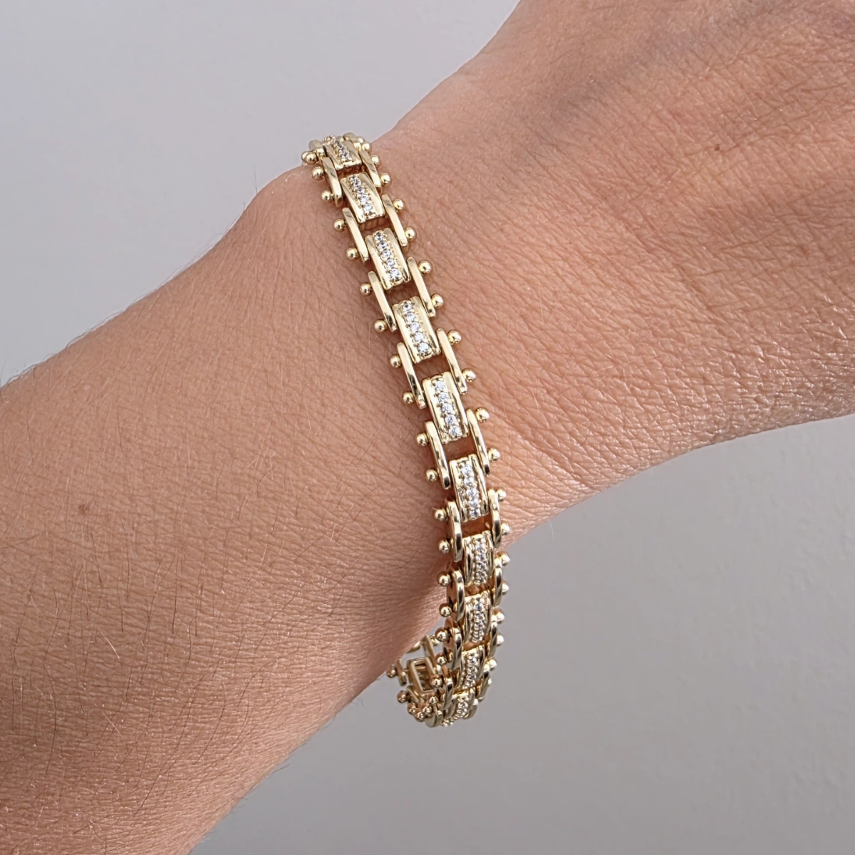 14 Ayar Altın Renkli Zirkon Taşlı İnce Ray Bileklik