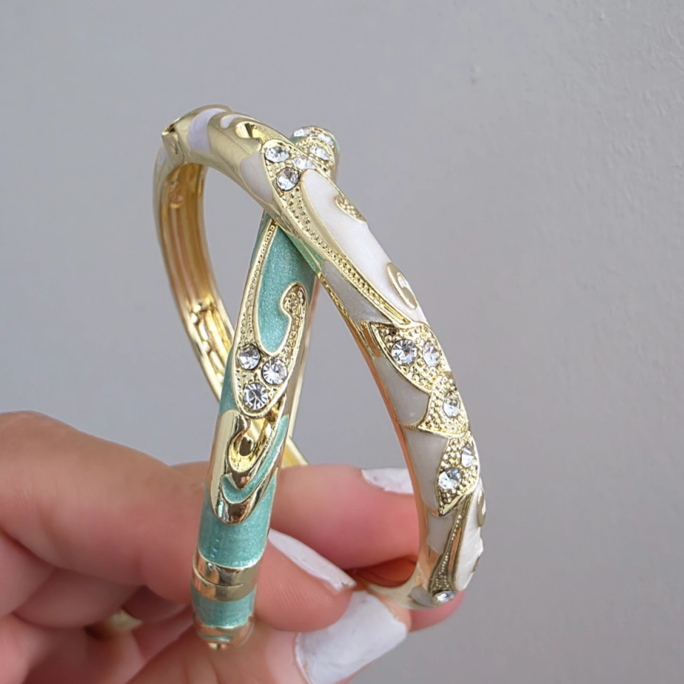 14 Ayar Altın Renkli Su Yeşili  Mineli Zirkon Taşlı Kelepçe