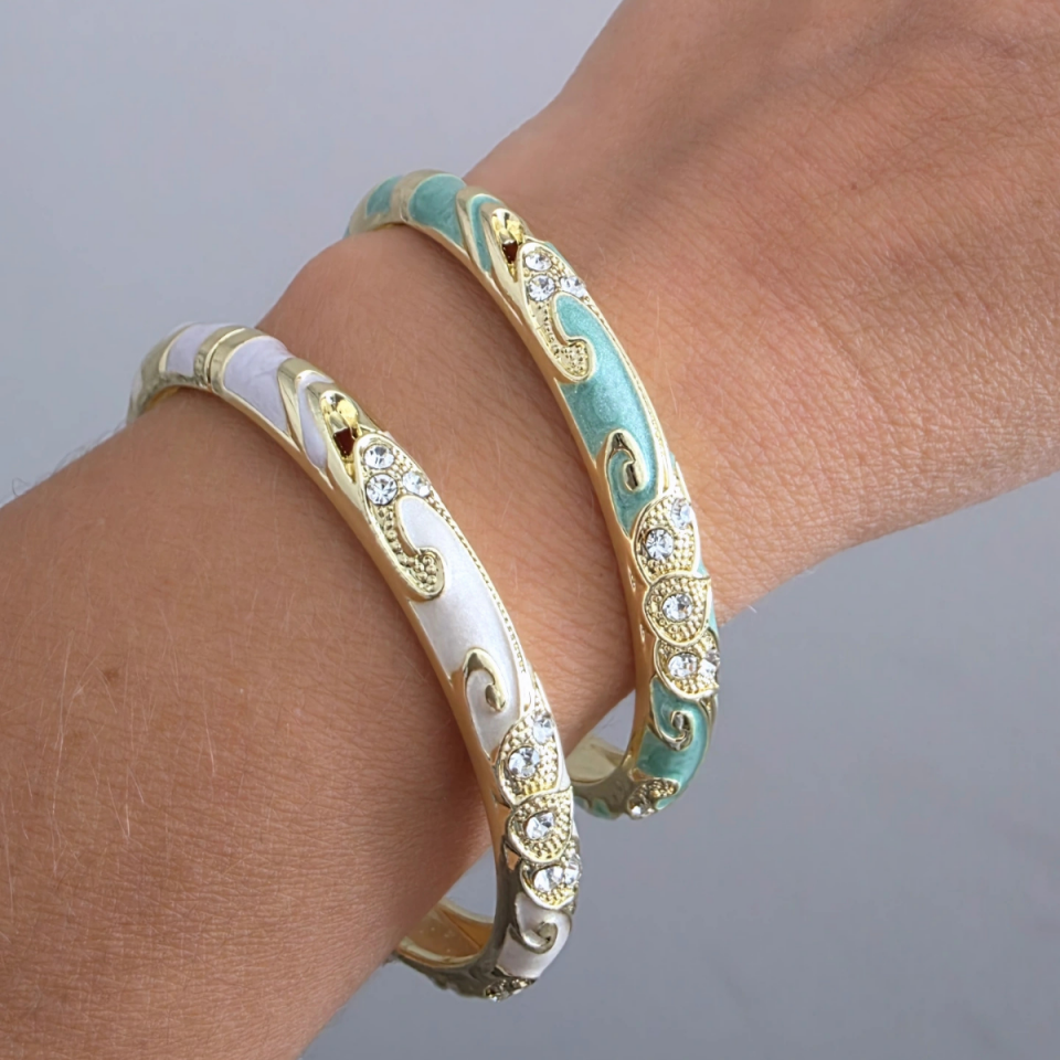 14 Ayar Altın Renkli Krem Zirkon Taşlı Mineli Kelepçe