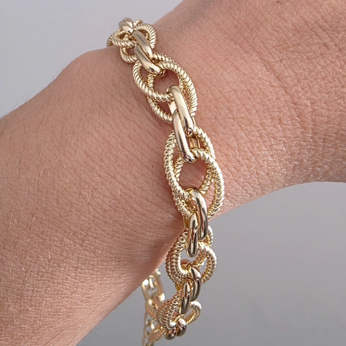 14 Ayar Altın Renkli Çift Halkalı Sarmal Çelik Bileklik