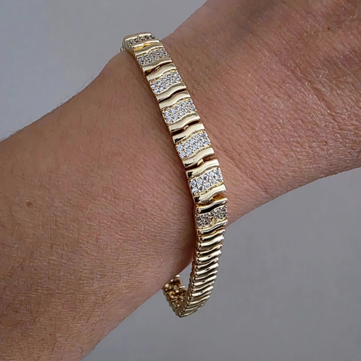 14 Ayar Altın Renkli Zirkon Taşlı Çelik Bileklik