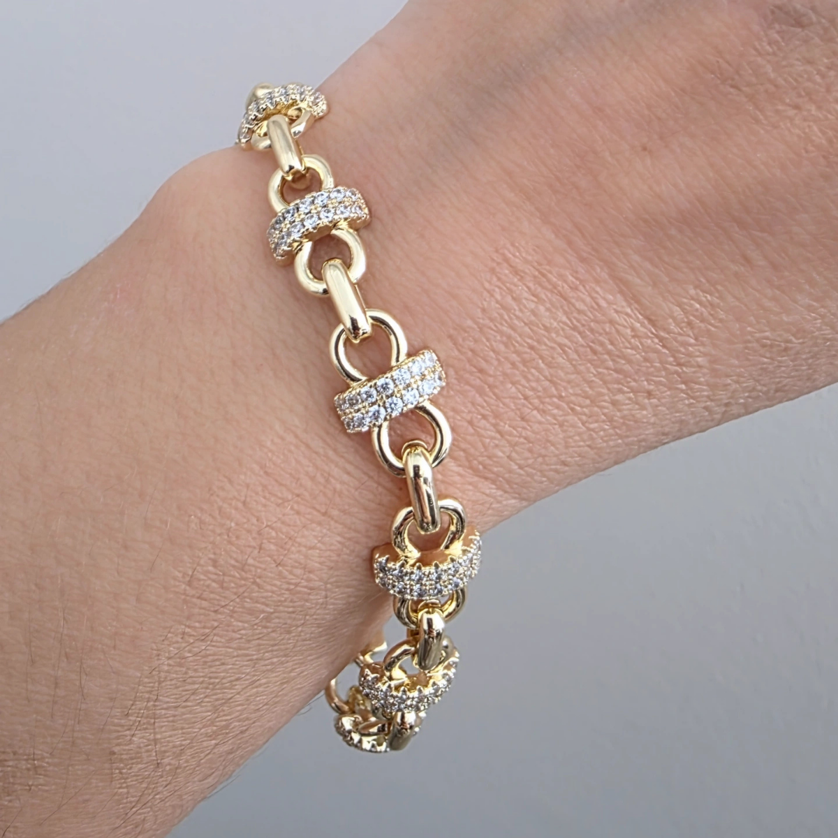 14 AYAR ALTIN RENKLİ ZİRKON TAŞLI SONSUZLUK BİLEKLİK