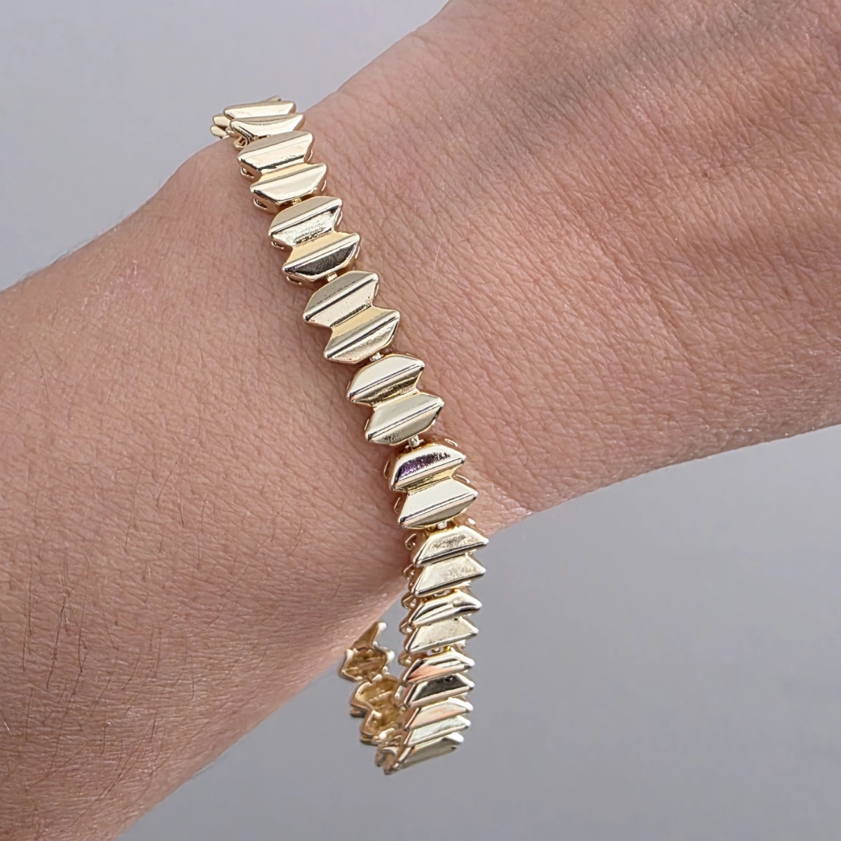 14 AYAR ALTIN RENKLİ KESME BİLEKLİK